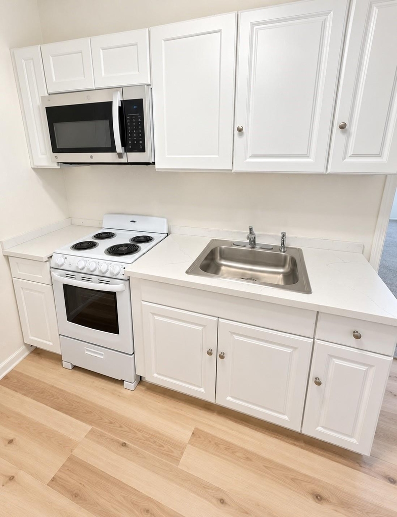 1523 21st Avenue - Photo 1