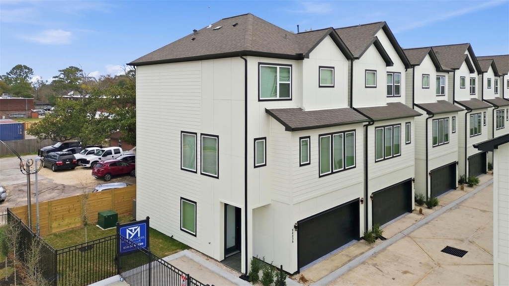 9403 Hammerly Boulevard - Photo 1