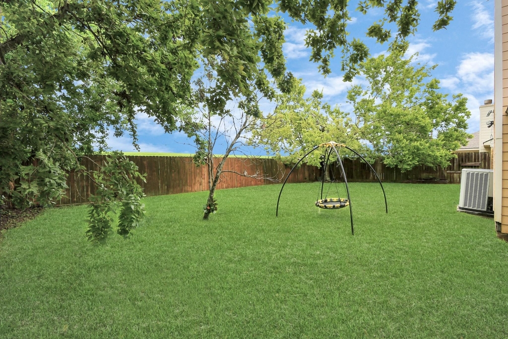 2822 Great Lakes Avenue - Photo 36
