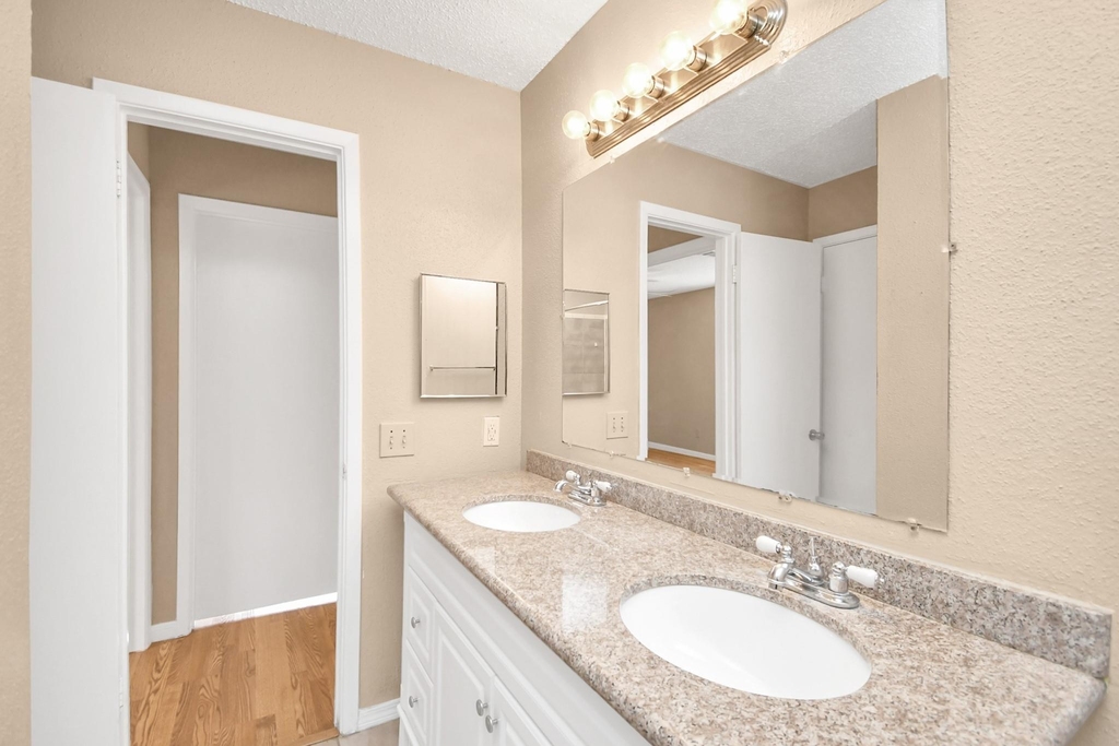 2822 Great Lakes Avenue - Photo 31