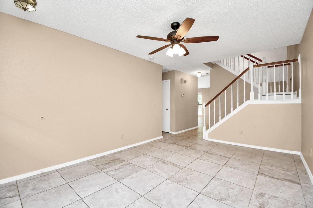 2822 Great Lakes Avenue - Photo 9