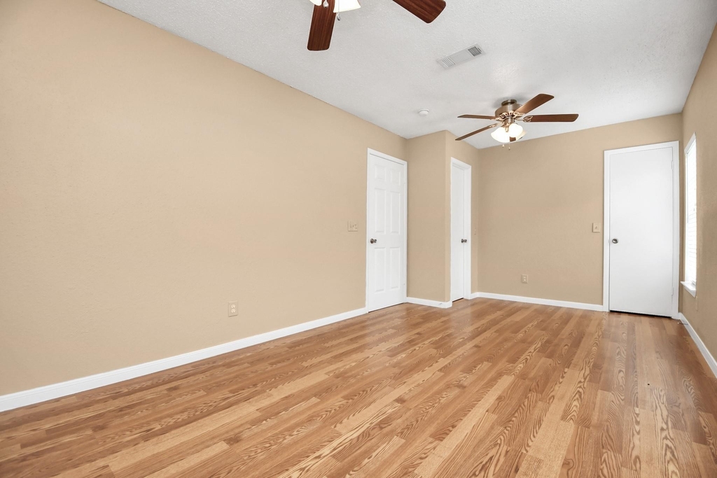 2822 Great Lakes Avenue - Photo 33