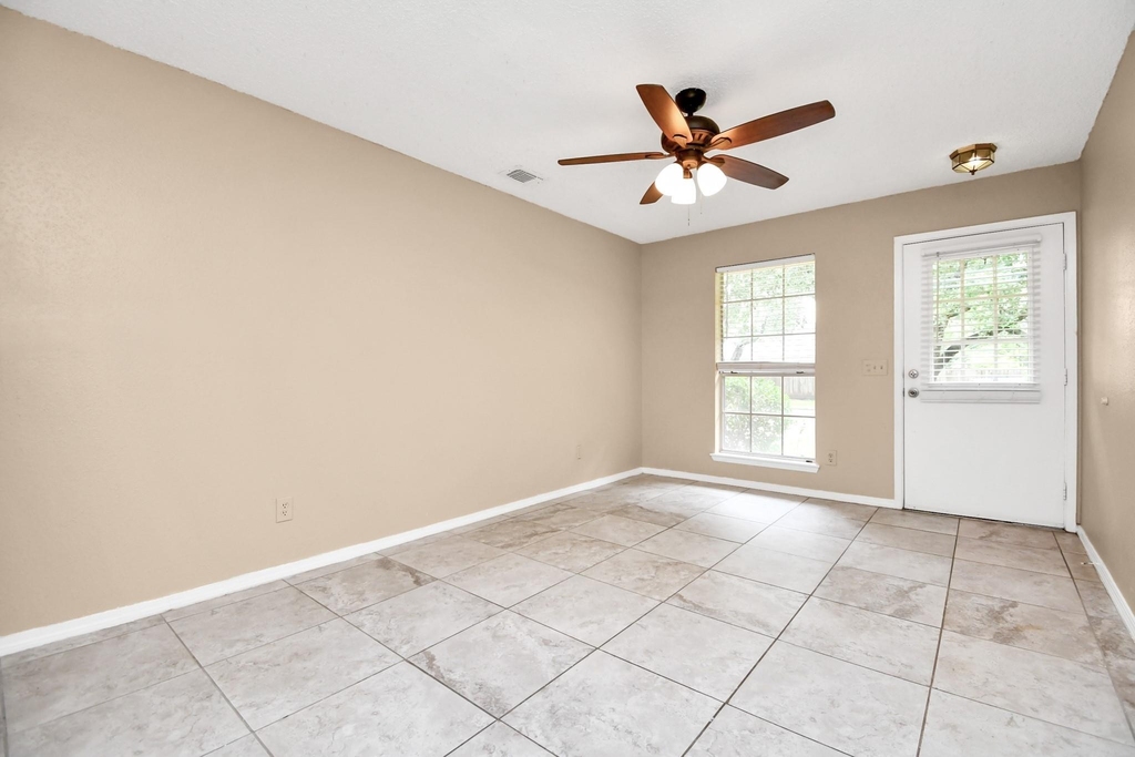 2822 Great Lakes Avenue - Photo 8