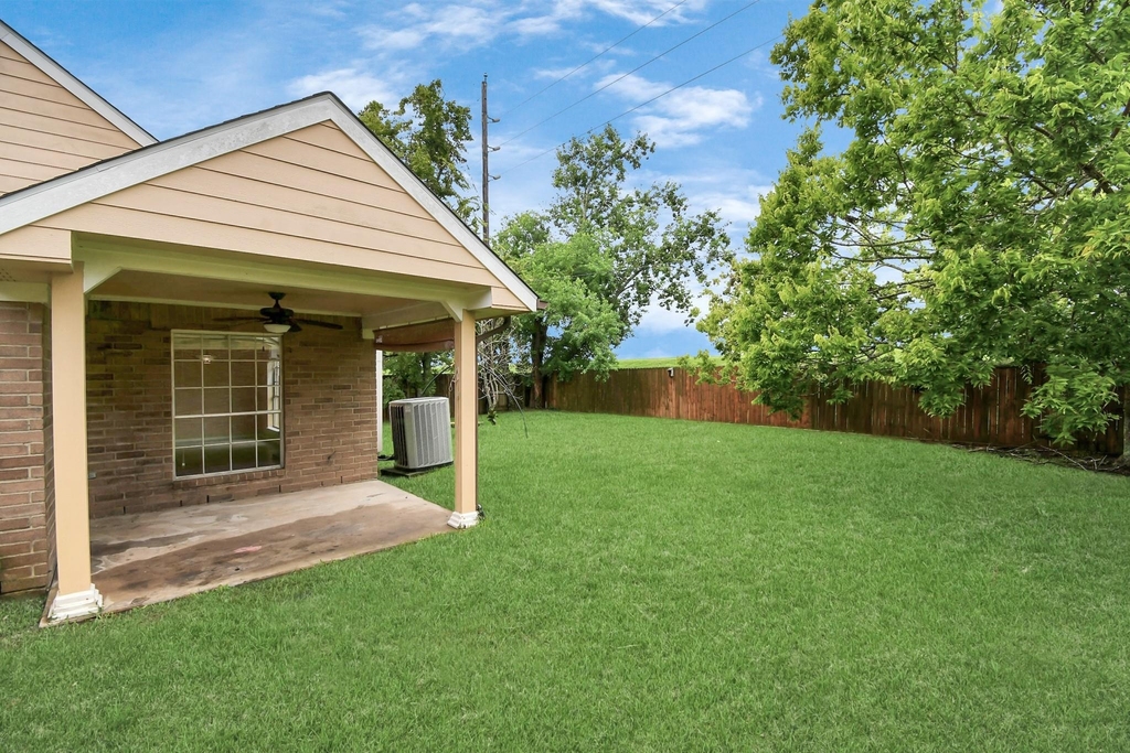 2822 Great Lakes Avenue - Photo 38