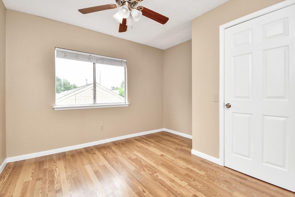 2822 Great Lakes Avenue - Photo 26