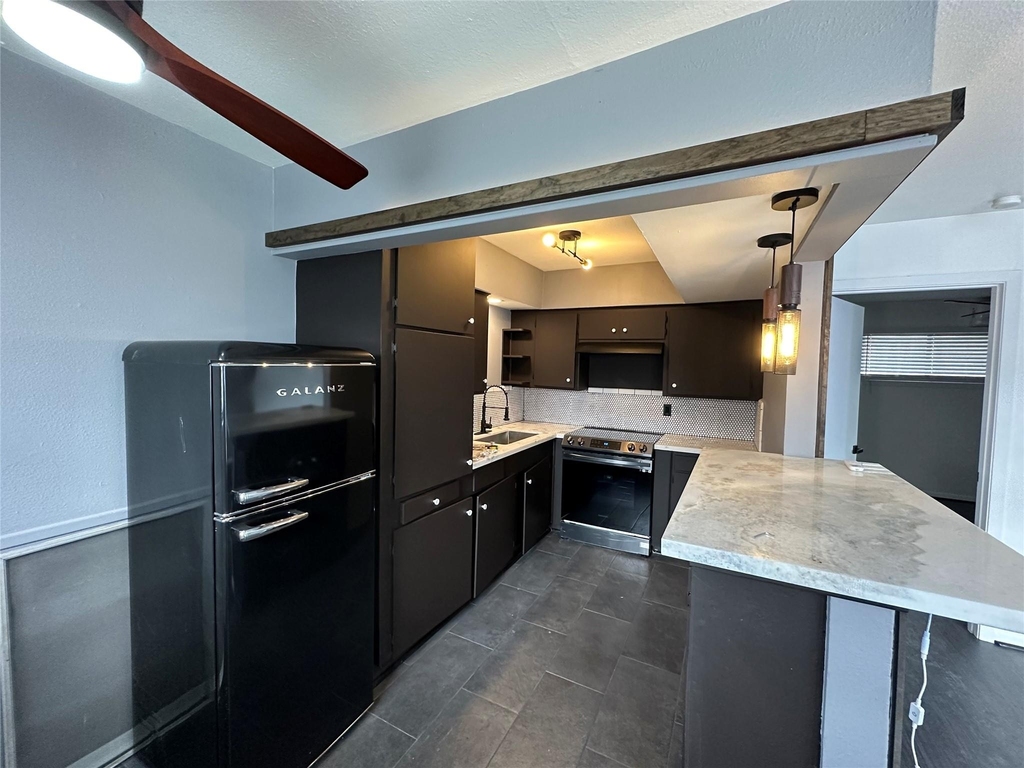 1906 Binz Street - Photo 9
