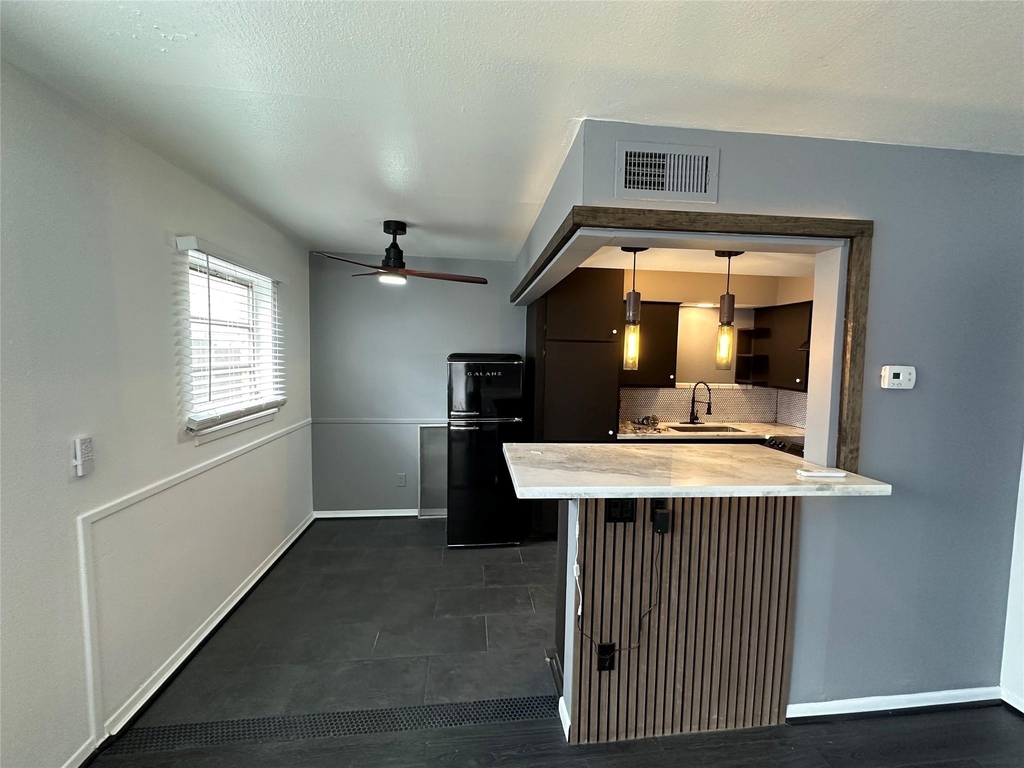 1906 Binz Street - Photo 8