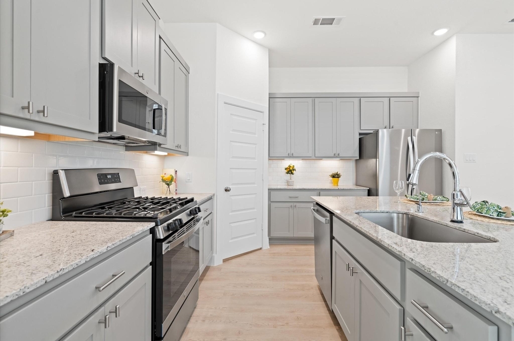 325 Mallorn Lane - Photo 8