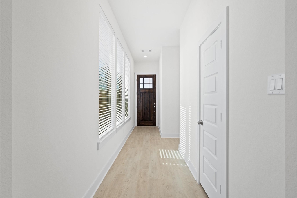 325 Mallorn Lane - Photo 5