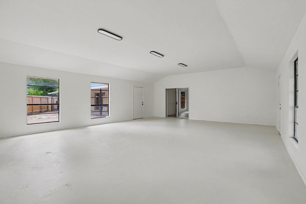 2119 Barr Street - Photo 10