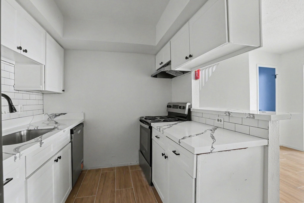 2119 Barr Street - Photo 7