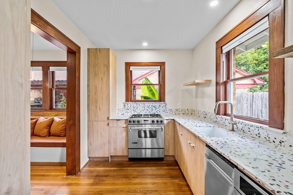 1429 Munger Street - Photo 1