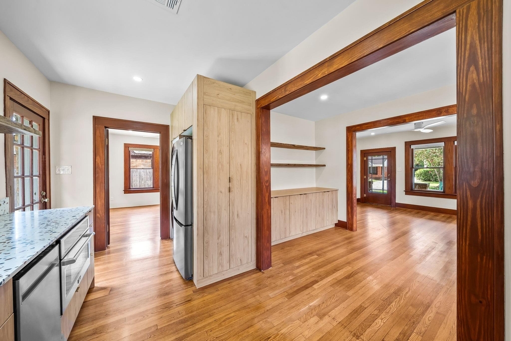 1429 Munger Street - Photo 2