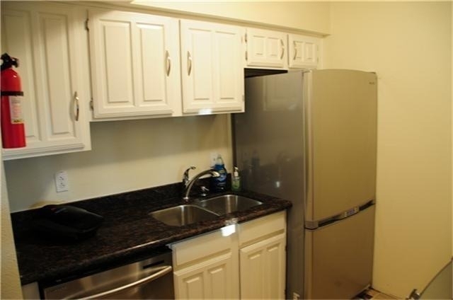 6001 Reims Road - Photo 8
