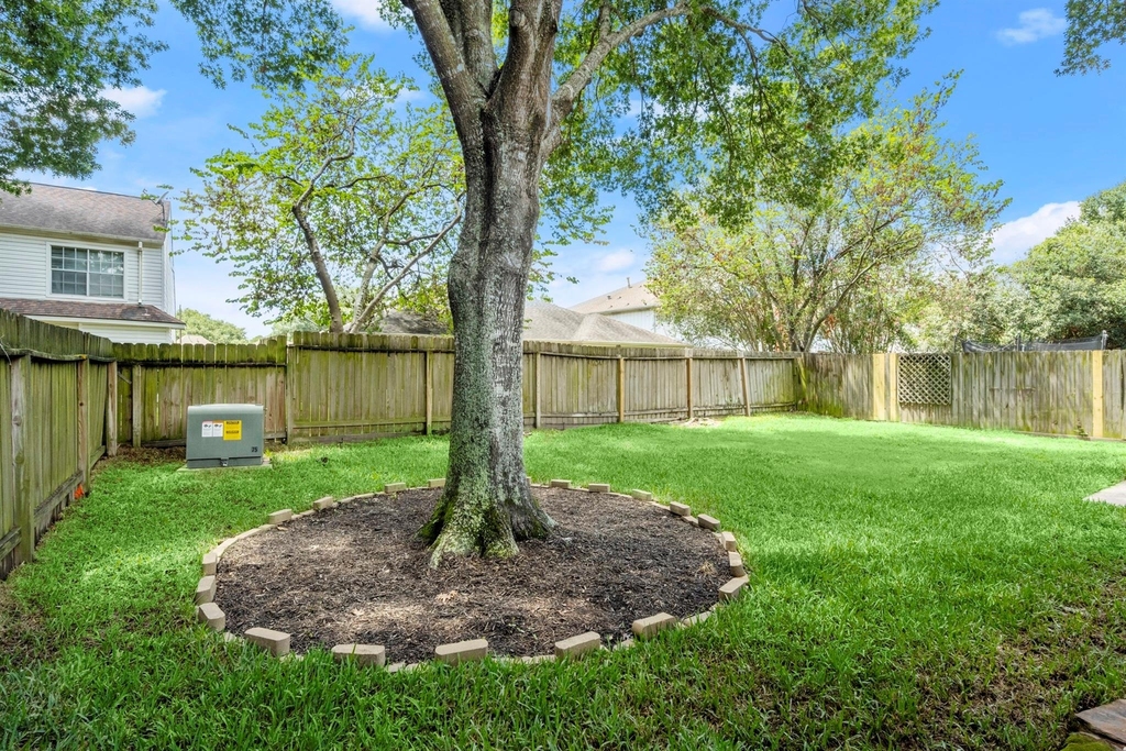16014 Lakestone Drive - Photo 24