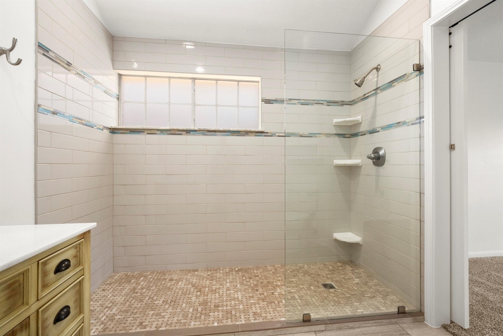 16014 Lakestone Drive - Photo 16