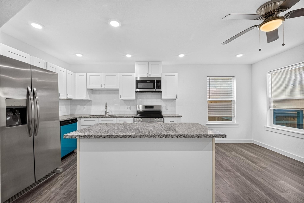 8637 Peachtree Street - Photo 11