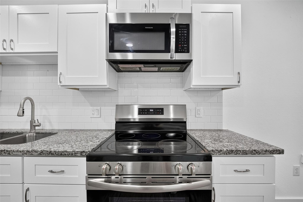 8637 Peachtree Street - Photo 16