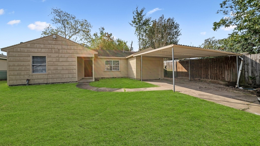 5530 Shamrock Street - Photo 0