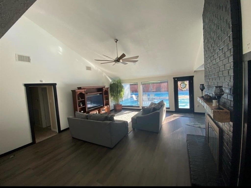 11603 Pebbleton Drive - Photo 2
