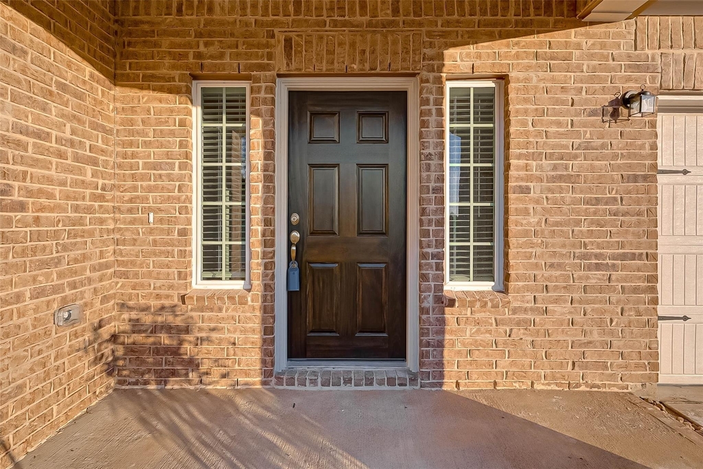 939 Summer Village Way - Photo 6