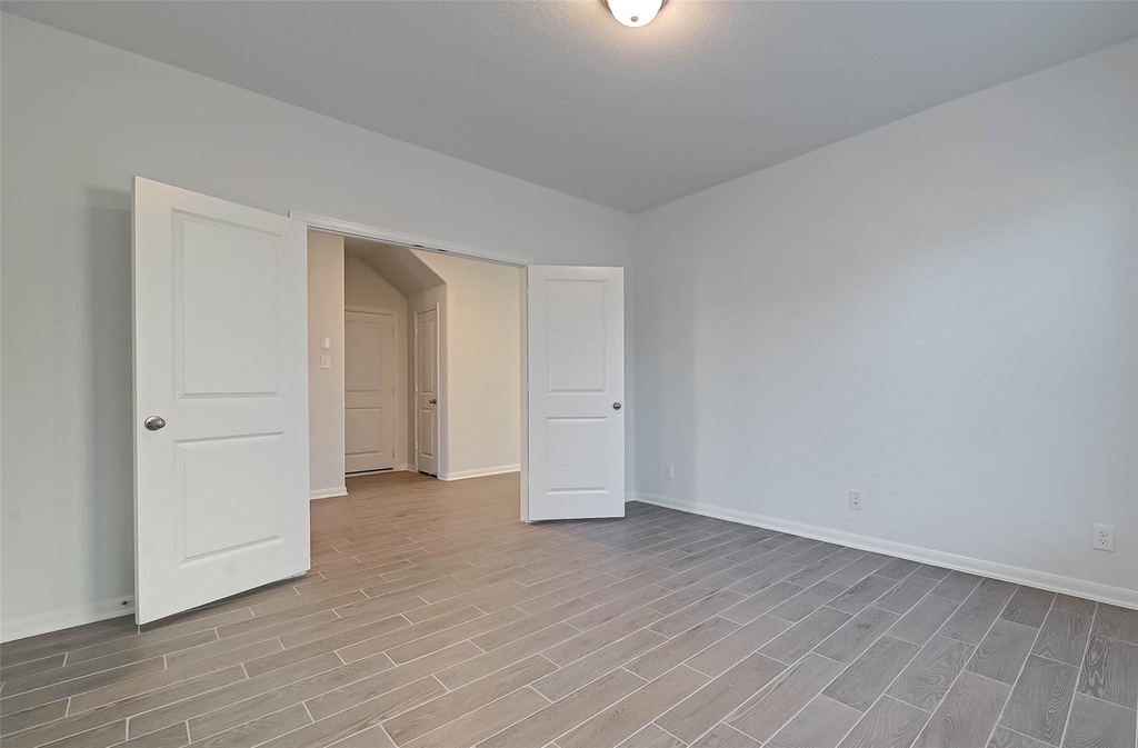 939 Summer Village Way - Photo 21
