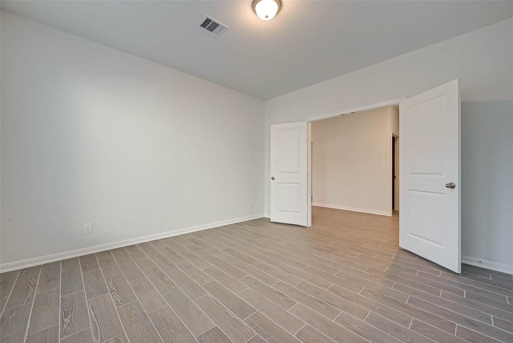 939 Summer Village Way - Photo 20