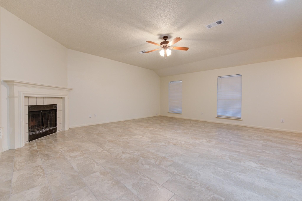 18063 Golden Ridge Drive - Photo 7