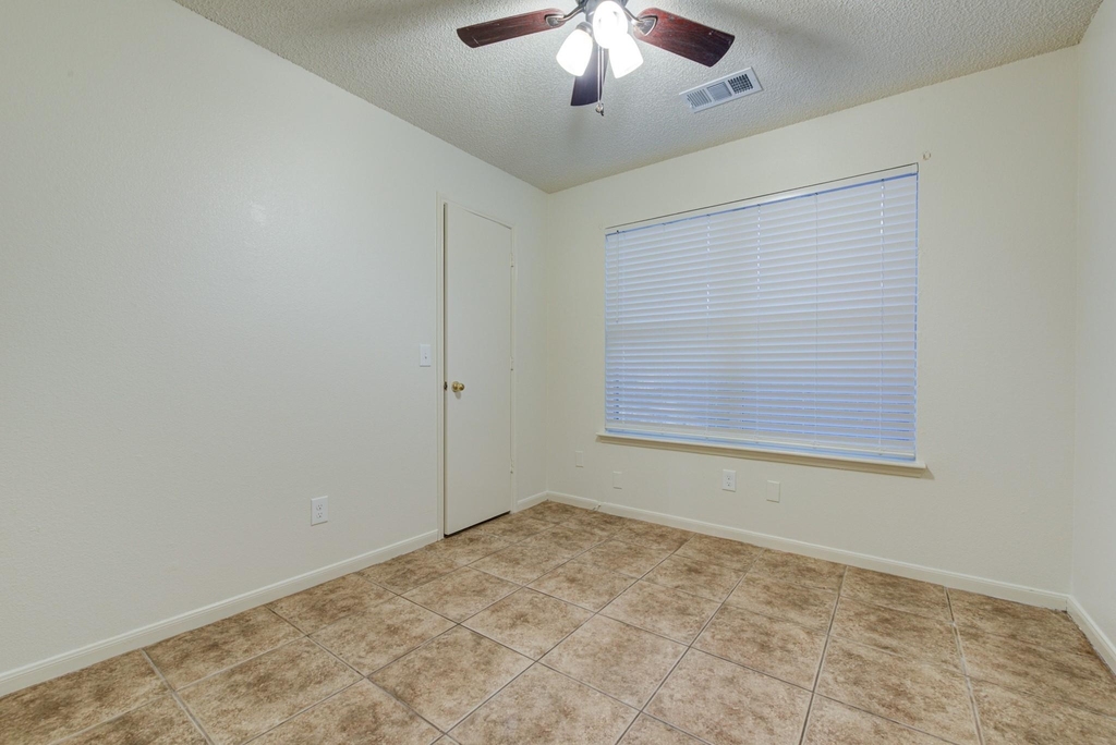 18063 Golden Ridge Drive - Photo 11