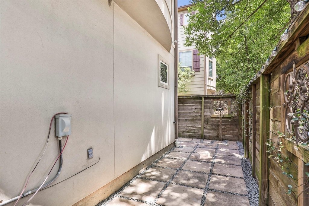 5014 Schuler Street - Photo 4