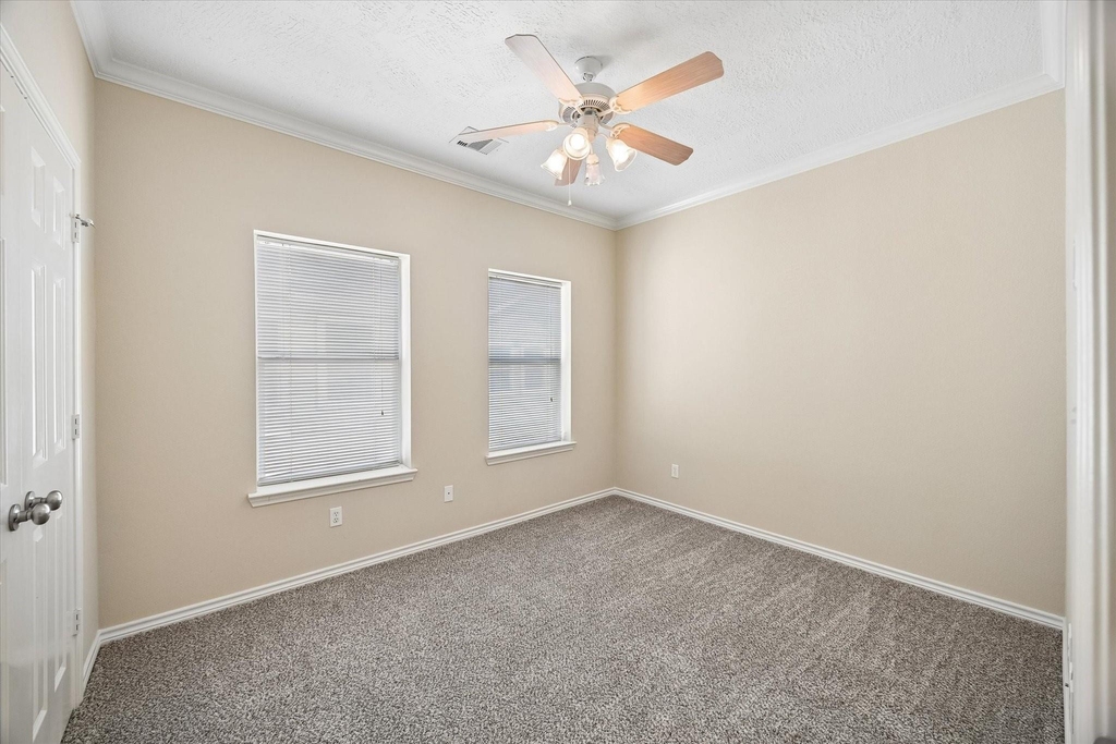 1821 Lewis Street - Photo 13
