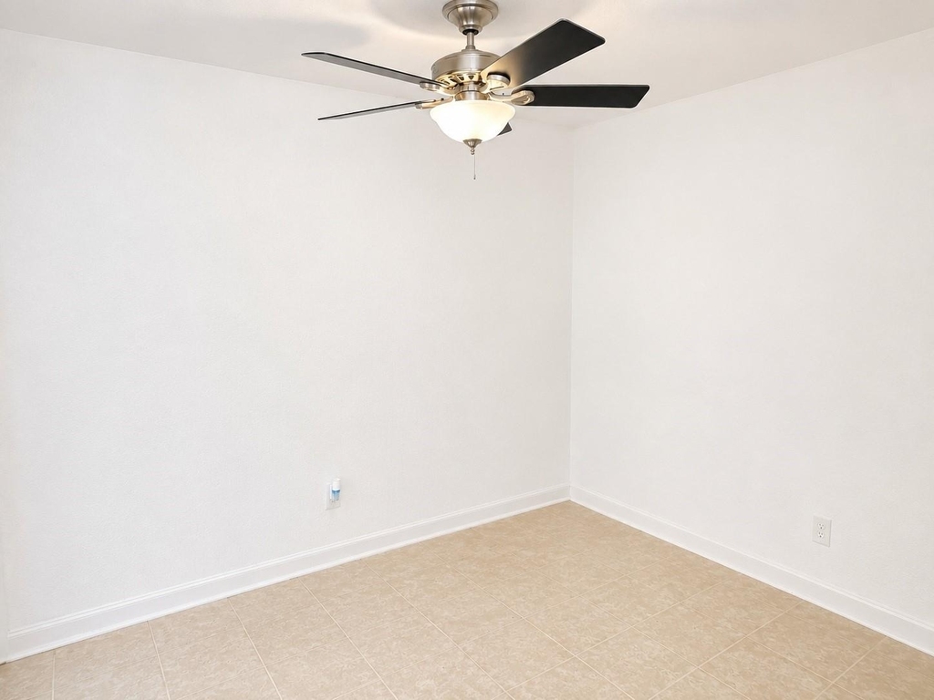 1014 Graham Street - Photo 4