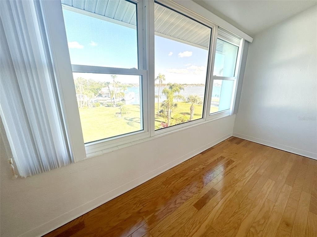 1819 Shore Drive S - Photo 6