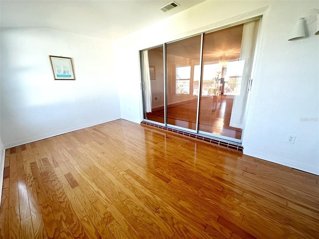 1819 Shore Drive S - Photo 5