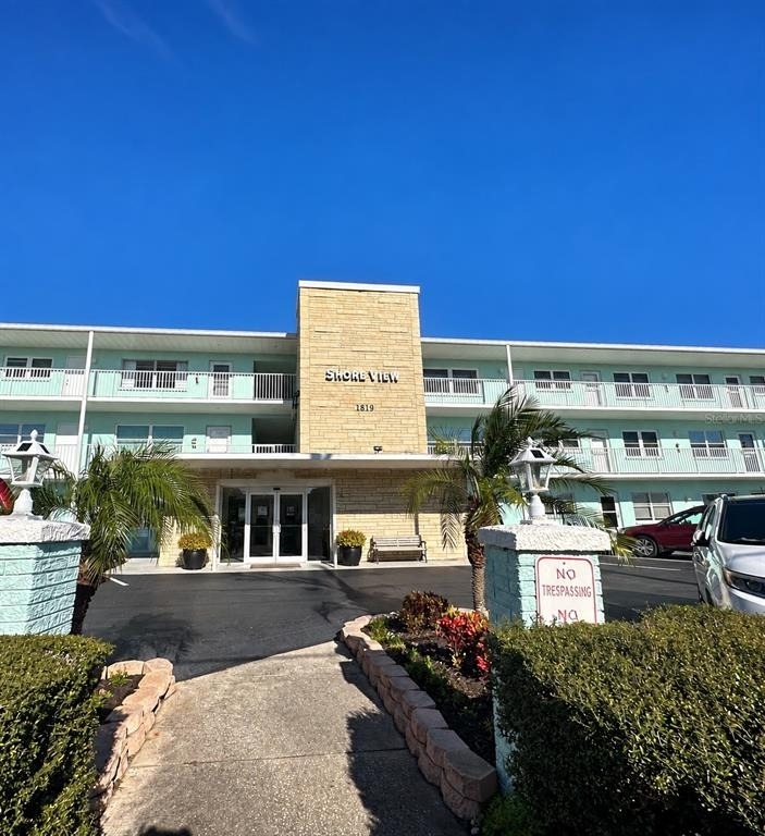 1819 Shore Drive S - Photo 0