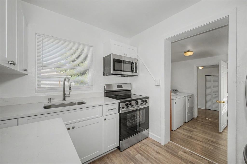 1001 Queen Street S - Photo 5