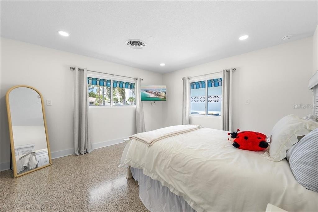 1019 Mandalay Avenue - Photo 17