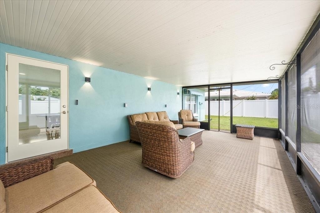 1019 Mandalay Avenue - Photo 34