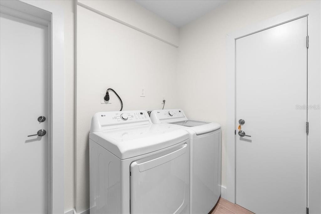 1019 Mandalay Avenue - Photo 15