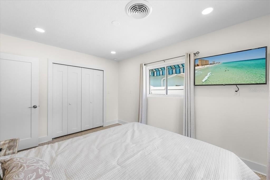1019 Mandalay Avenue - Photo 22