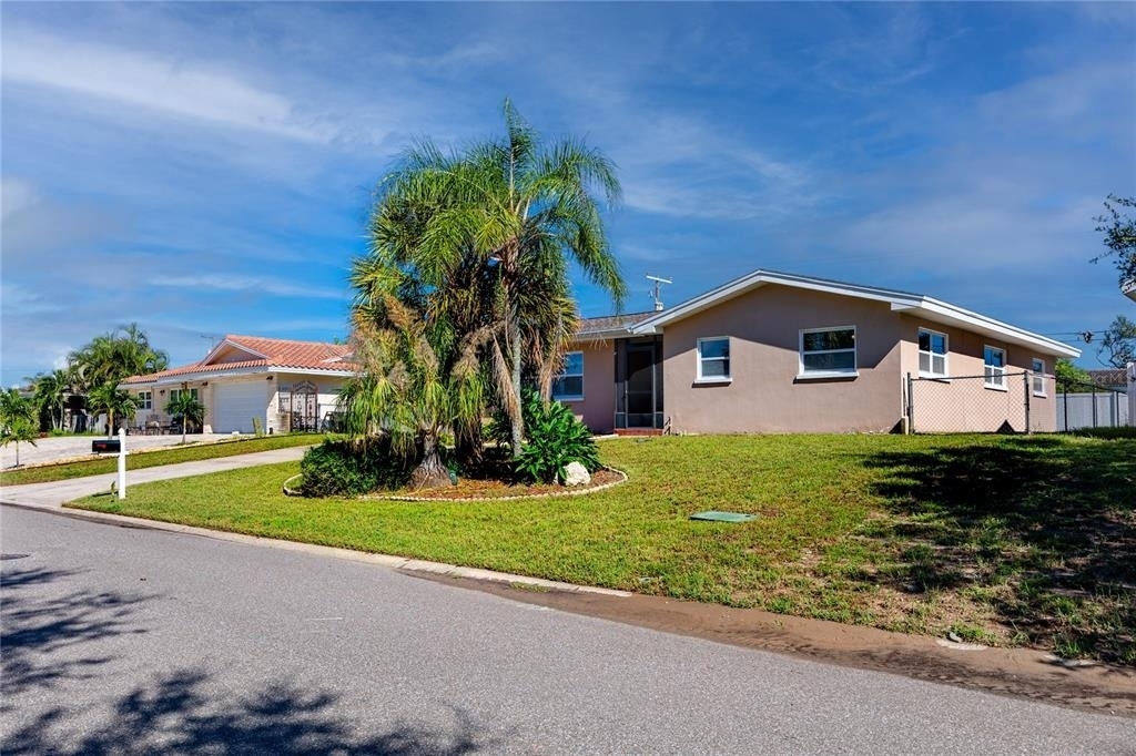 3747 Shady Bluffs Drive - Photo 4