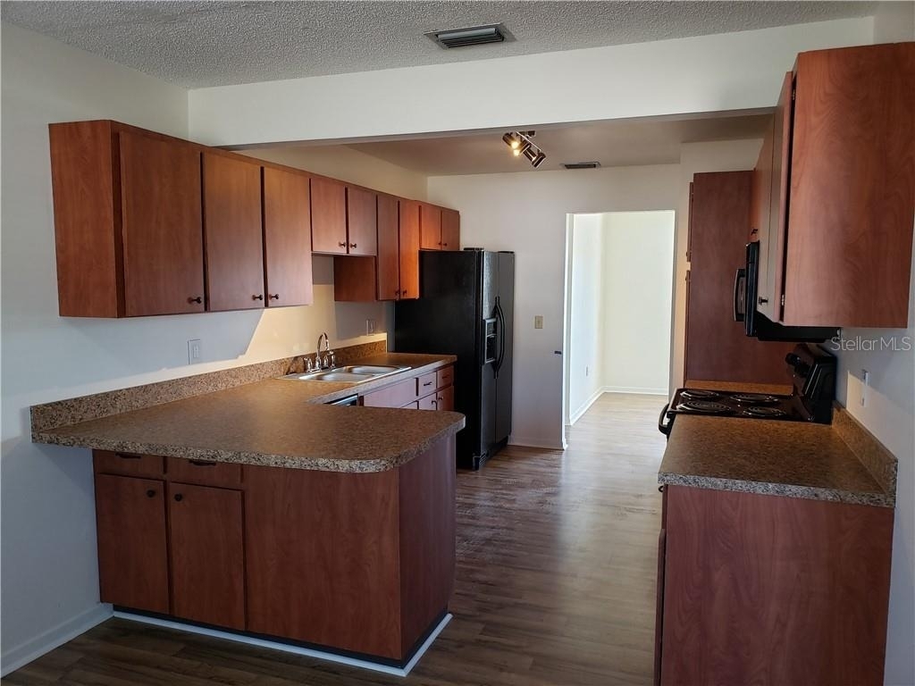 1212 Fordham Drive - Photo 5