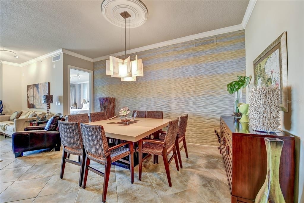 470 Mandalay Avenue - Photo 7