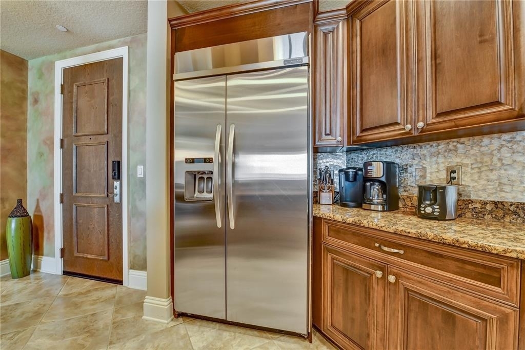 470 Mandalay Avenue - Photo 18