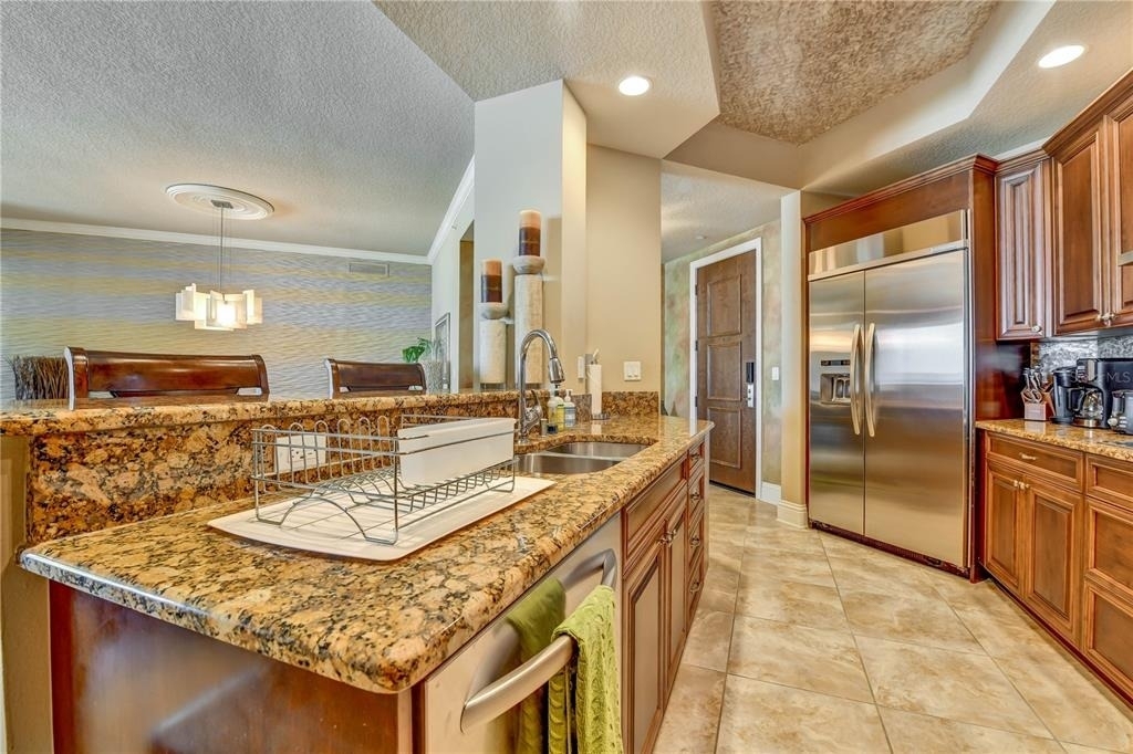 470 Mandalay Avenue - Photo 14