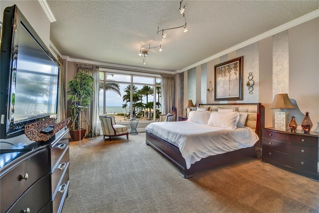 470 Mandalay Avenue - Photo 20