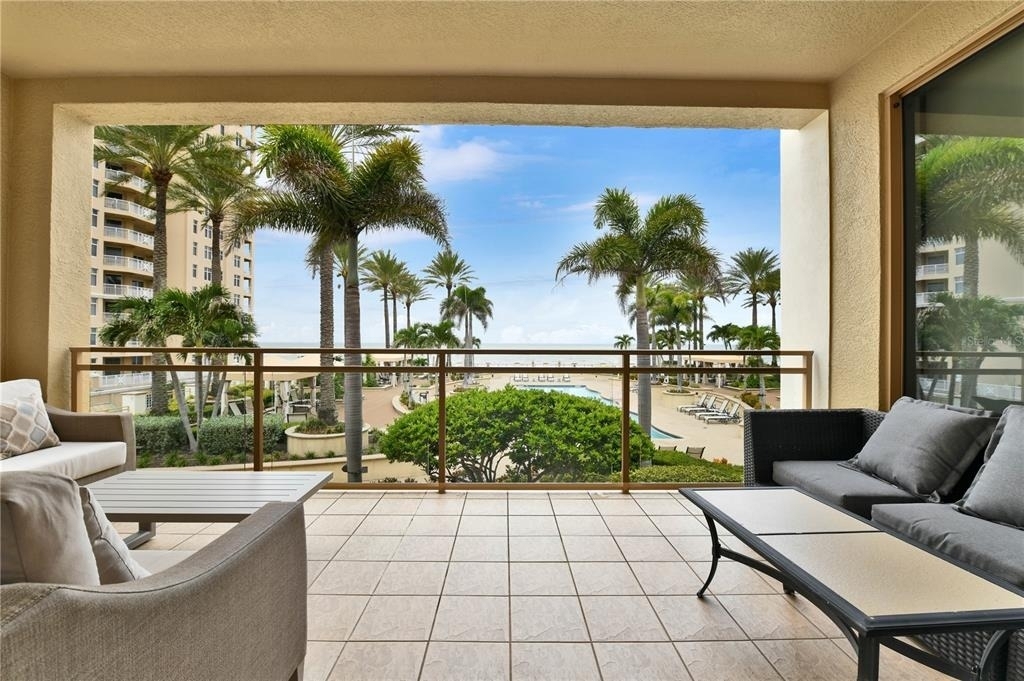470 Mandalay Avenue - Photo 2