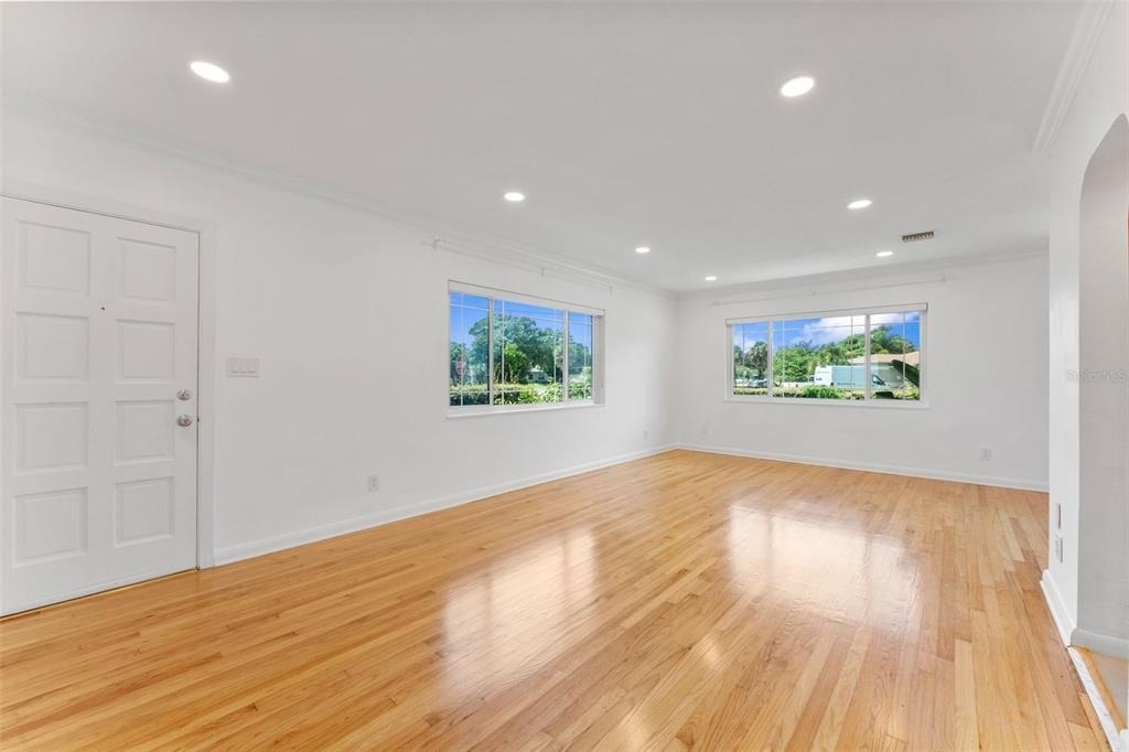 1419 Tyrone Boulevard N - Photo 3
