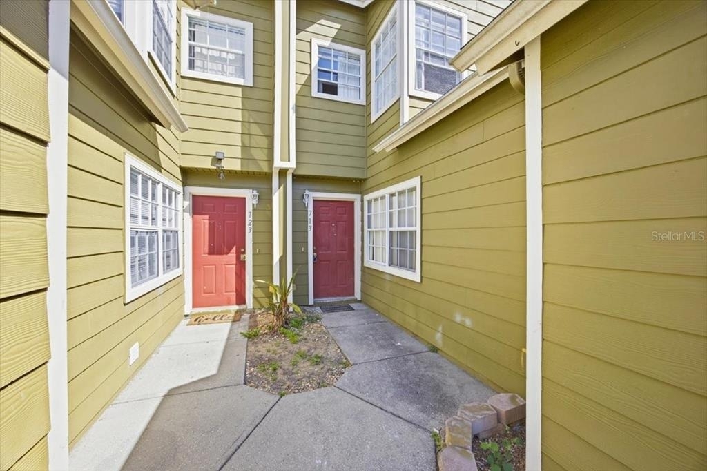713 Washington Palm Loop - Photo 2