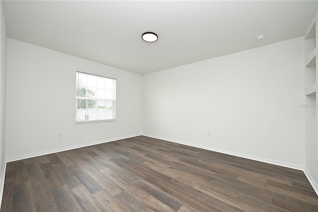 1011 N Brunnell Parkway - Photo 1